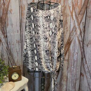 *First Love* Black & White Snake Print Top